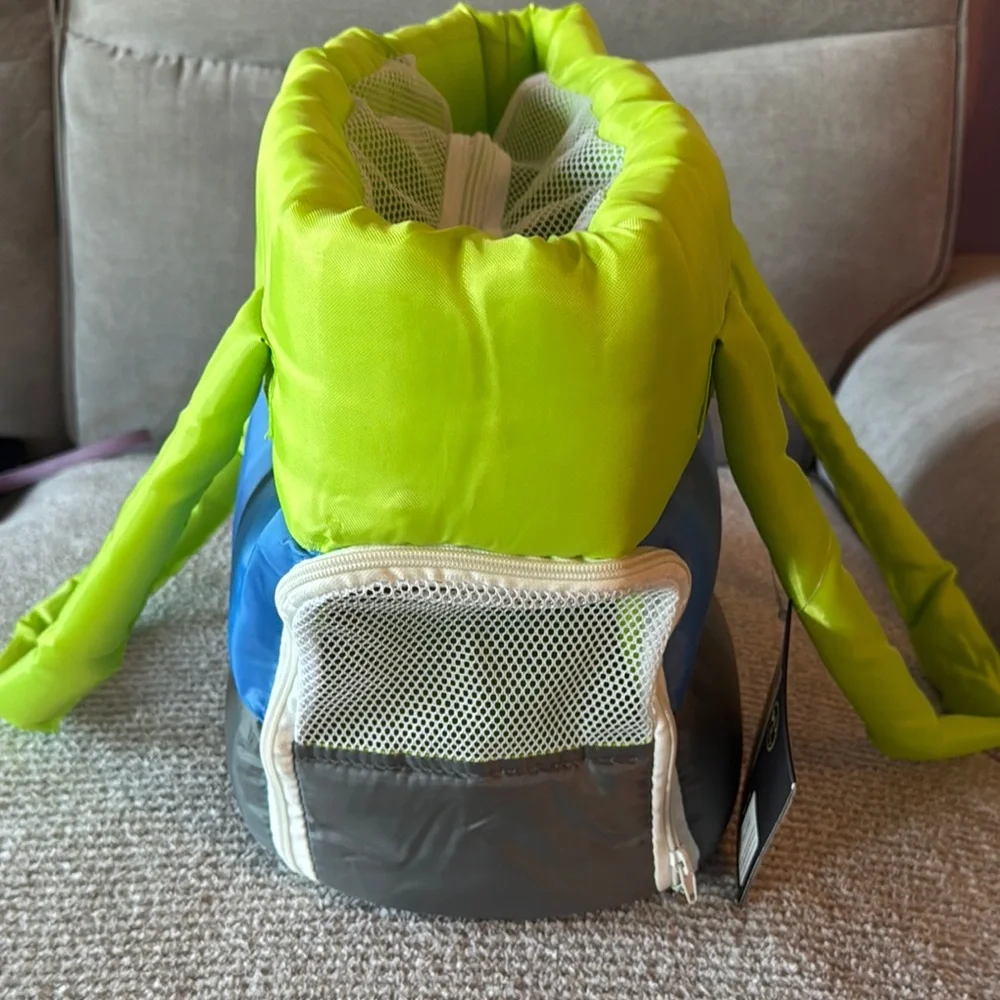 Colorblock Pet Carrier Bag with Spacious Interior and handles